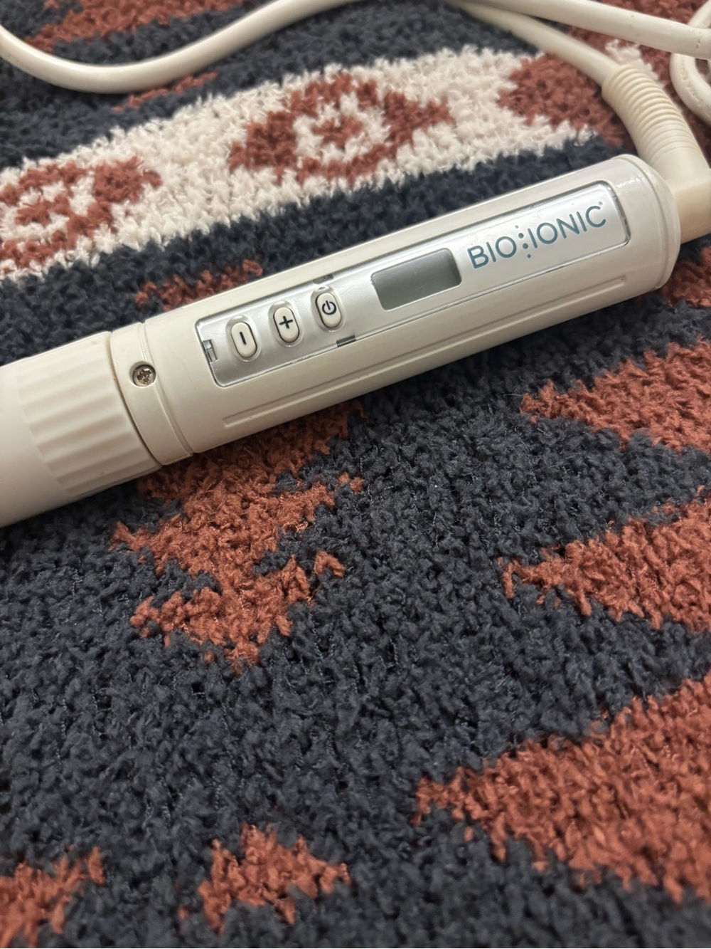 Bio Ionic White Digital Hair Styling Iron - White
